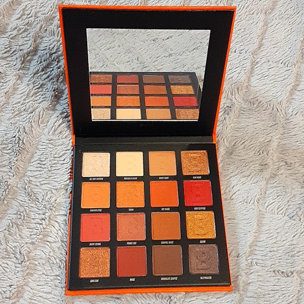 BEAUTY BAY FIERY 16 COLOUR PALETTE